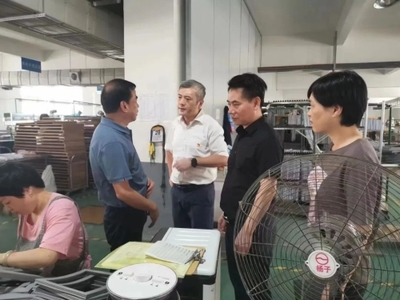 市退役军人服务中心赴镇海、北仑开展“三问三送”主题党日活动