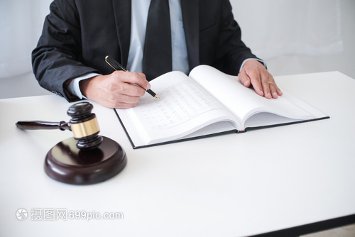 法律顾问向客户提出与手架和法律司和师概念司法与律师概念向客户提出与委托人签订的合同